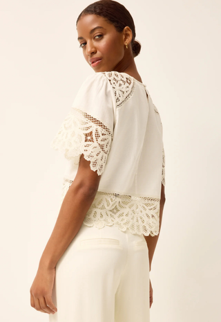 Kourt Top Egret - Marie Oliver