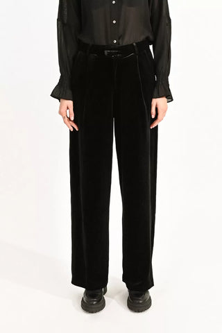 T1698BBH-Black Molly Bracken