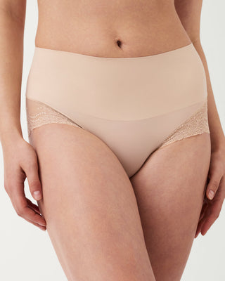 SPANXsmooth™ Undie-tectable Lace Hi-Hipster Soft Nude