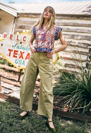 Lola Top Tapestry Floral Hunter Bell
